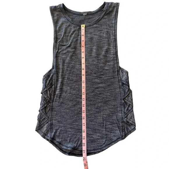 Lululemon Women's Bluish Gray Muscle Tank Top Size M Criss-Cross Detail - Picture 3 of 7